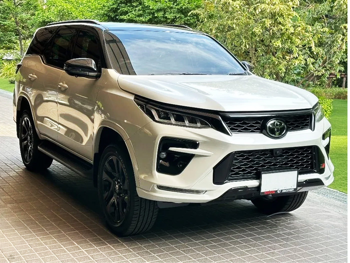 Body Kit de Conversion para Toyota Fortuner 2017-2025 a GR Sport