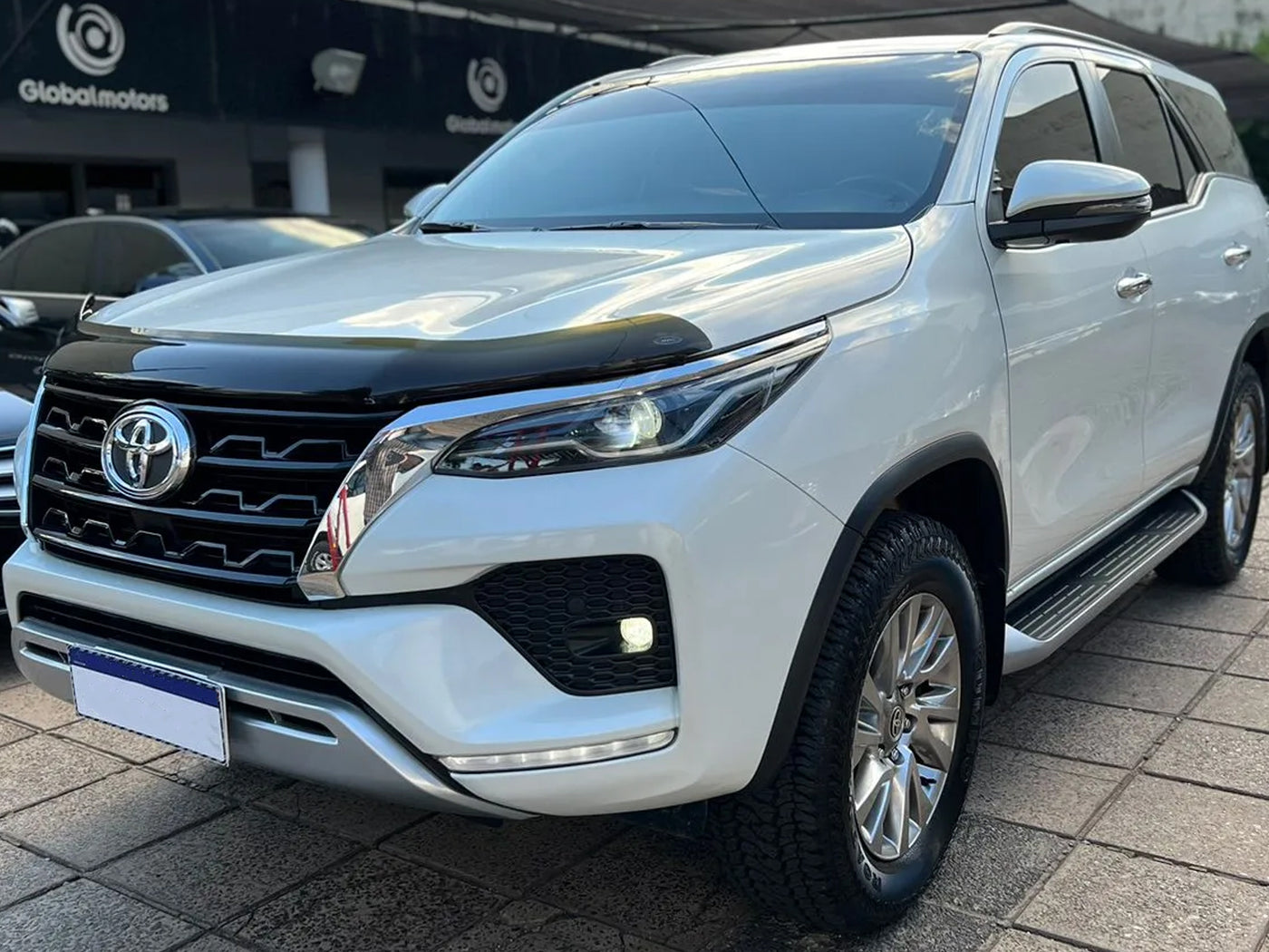 Accesorios Cromados Superiores de Farolas para Toyota Fortuner 2021-2025