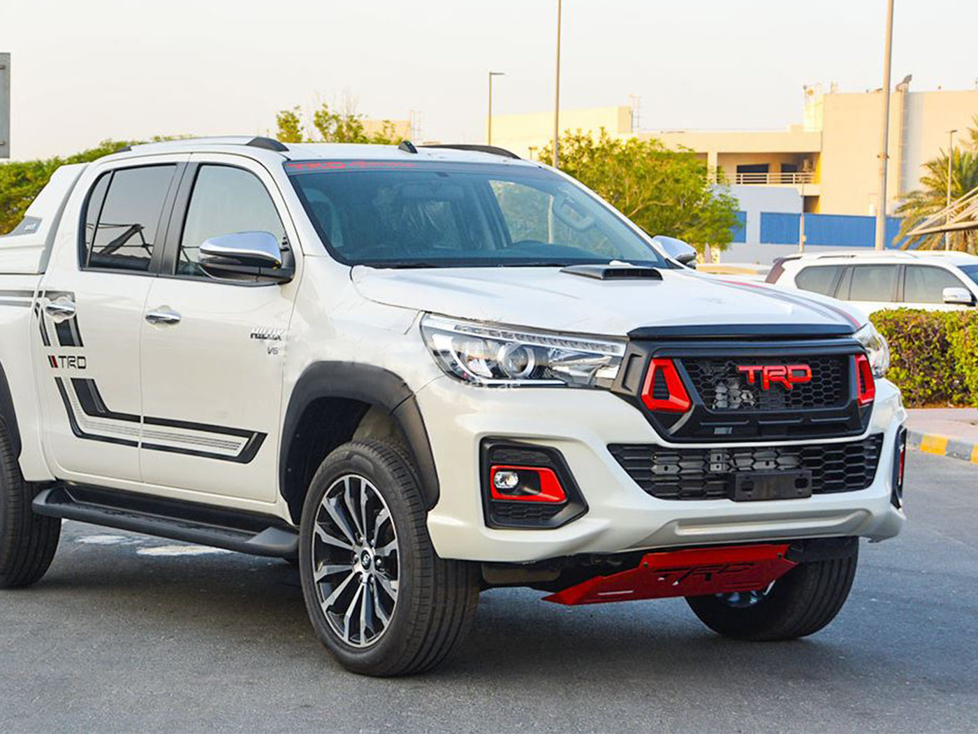 Persiana de Lujo + Tapas Exploradoras TRD para Toyota Hilux 2019-2020