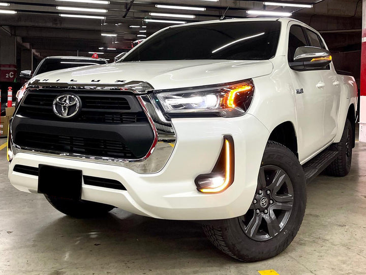 Persiana de Lujo Cromada para Toyota Hilux 2021-2026